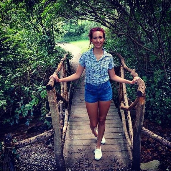 Meet your Posher, Ana - Picture 1 of 2